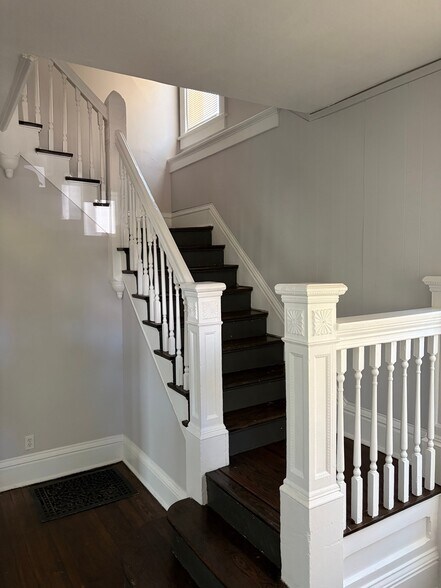 Building Photo - 2624 Montgall Ave