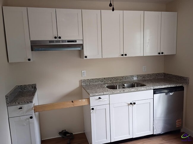 Building Photo - 109 Marshall St