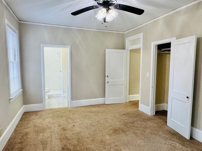 Building Photo - Charming 5-Bedroom Home with In-Law Suite ...