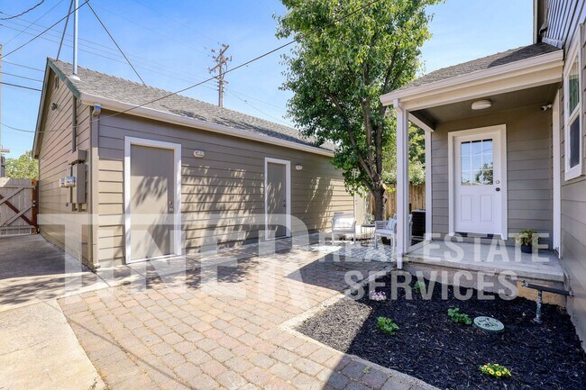 Building Photo - 2531 27th St