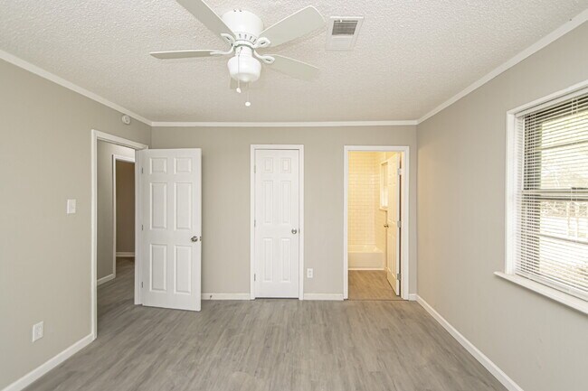 Building Photo - Charming 3-Bedroom Home on a Spacious Lot in Benton, AR – Perfect for Comfortable Living!