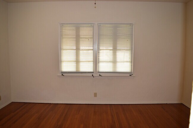 Bedroom - 111 Salamanca Ave