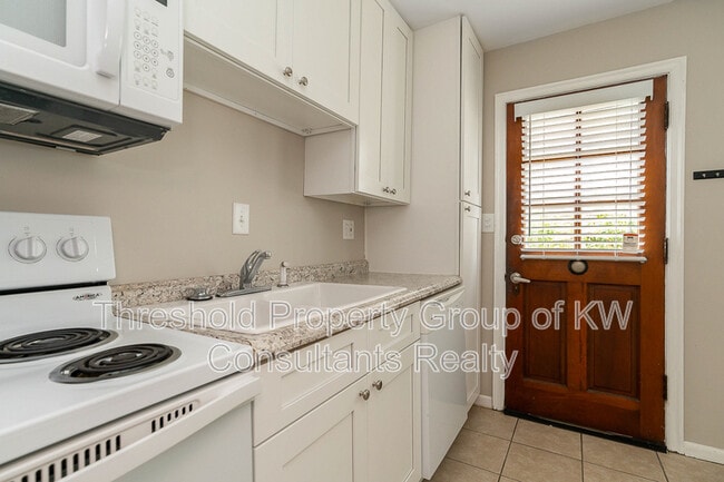 Building Photo - 872-874-874 Copeland Rd