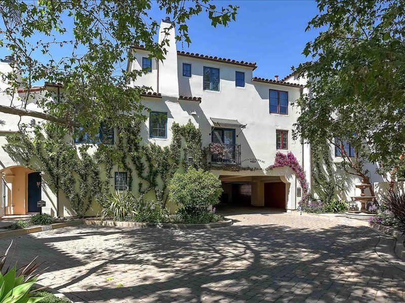 Building Photo - 220 Santa Barbara St