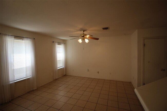 Building Photo - 9702 Nightjar Dr