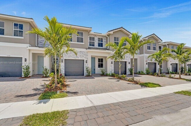 Building Photo - 133 SW 171st Ave