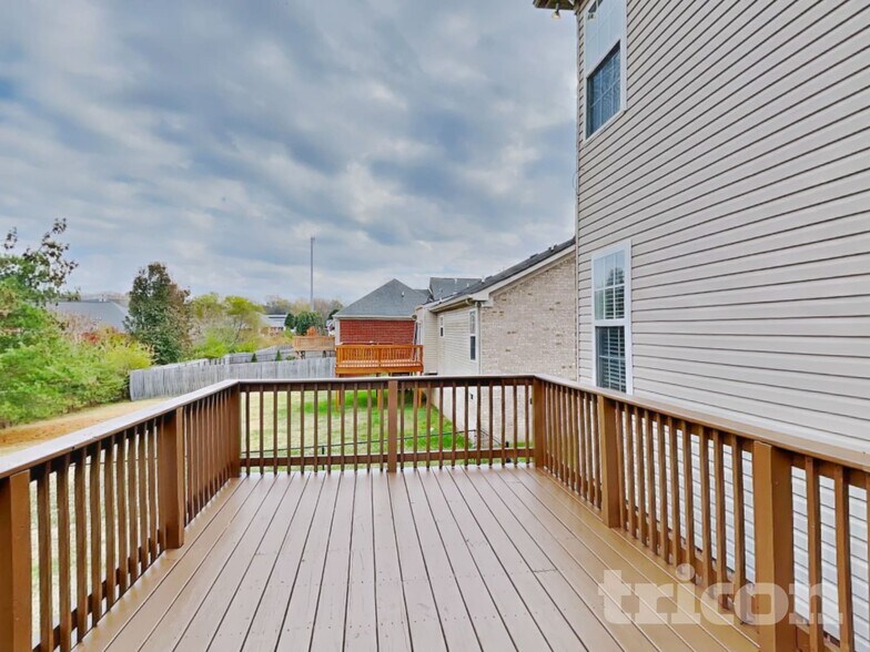 Building Photo - 401 Parrish Hill