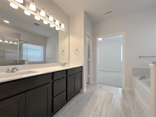 Building Photo - 808 Birdie Dr
