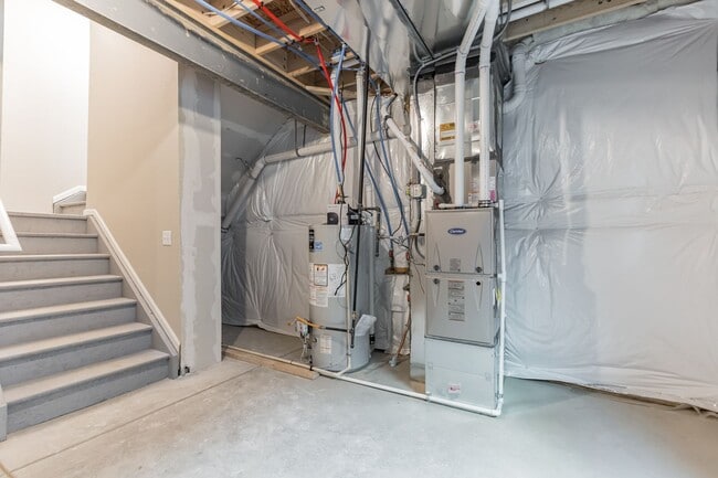 Building Photo - Contemporary 3 bedroom attached residence ...