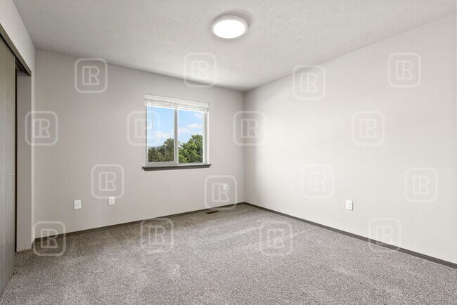 Building Photo - 14321 E 13th Ave