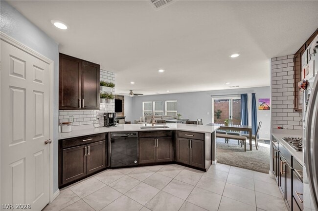 Building Photo - 10283 Massachusetts Ln