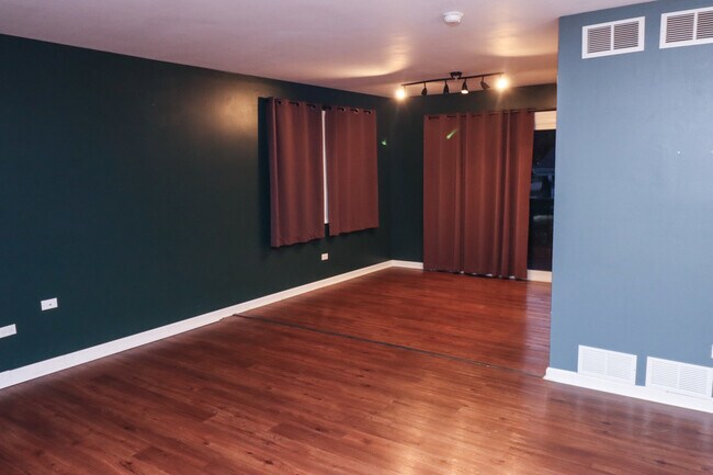 Building Photo - 500 Westwood Ave