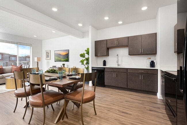 Building Photo - Haven Dell Townhomes
