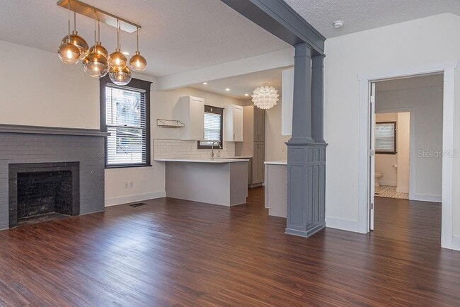 Building Photo - 210 Luella Ct