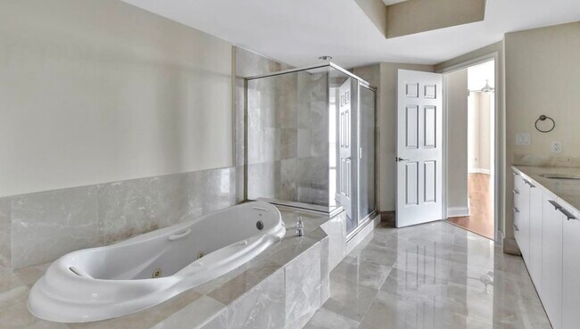 Building Photo - 241 Riverside Dr