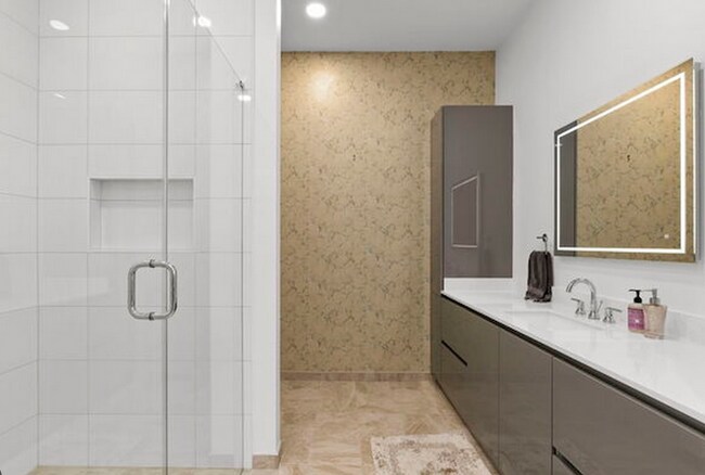 Building Photo - 123 Lexington-210.2