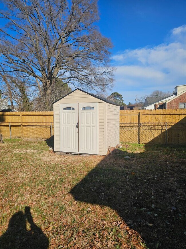 Building Photo - 966 Ave I