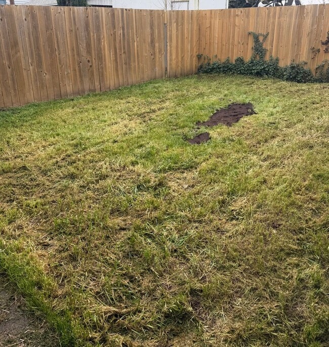 Building Photo - 260 E Sherman St