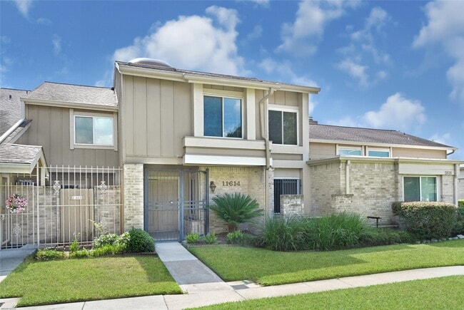 Building Photo - 11614 Village Pl Dr