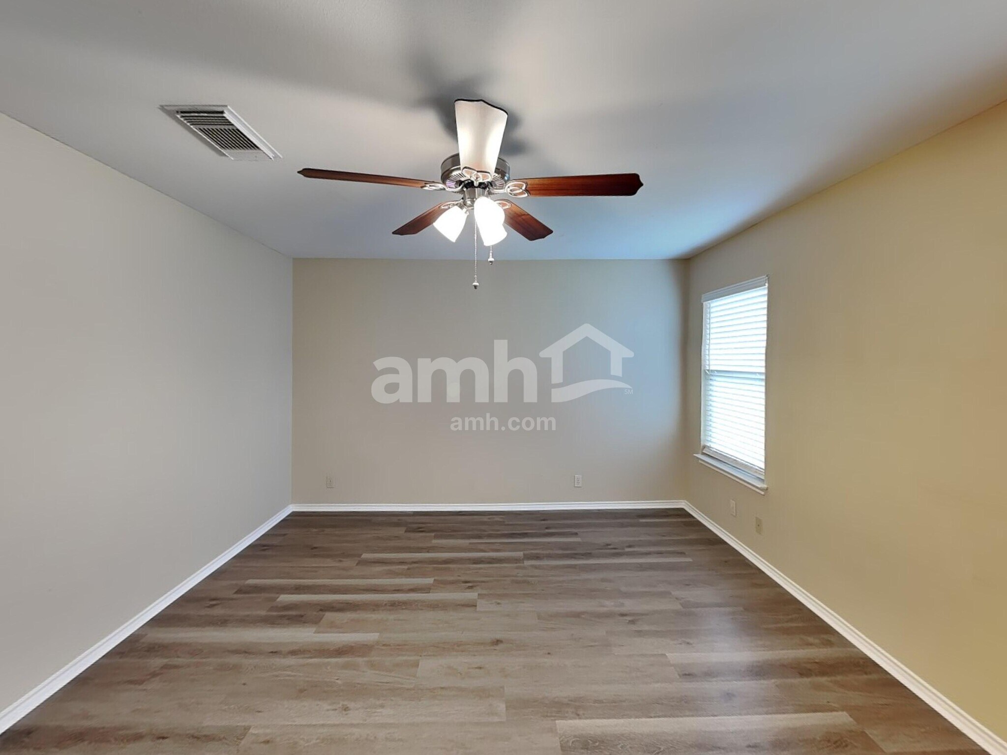 Building Photo - 15243 Kamary Ln