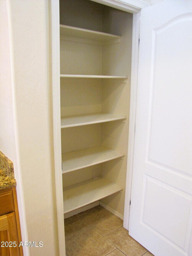 Building Photo - 1046 Estancia Dr