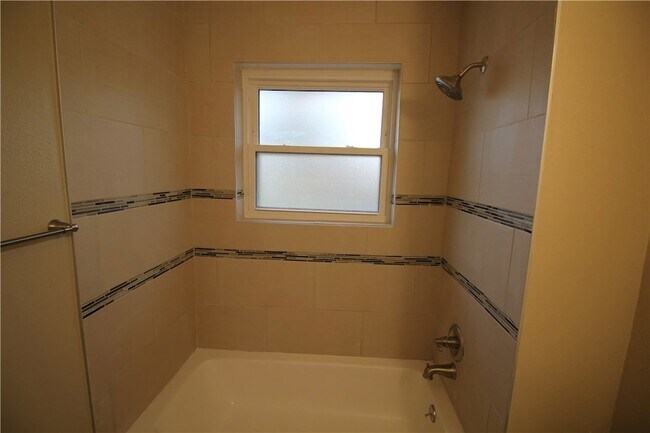 Building Photo - 3532 Antilles Dr