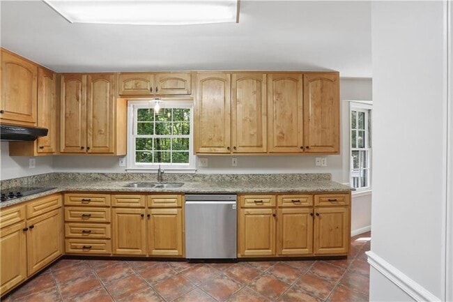 Building Photo - 2063 Six Branches Dr