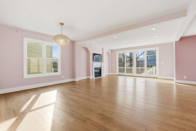 Building Photo - 1618 N Danville St