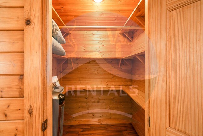 Building Photo - 107 Loveland Vis