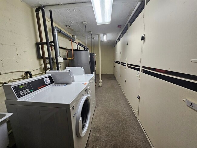 Building Photo - 808 Willard St