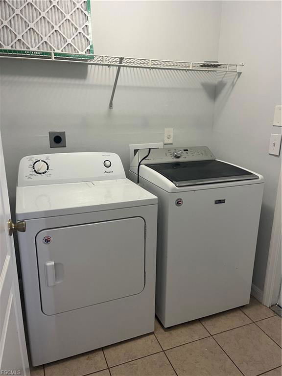 Building Photo - 313 NE 30th St