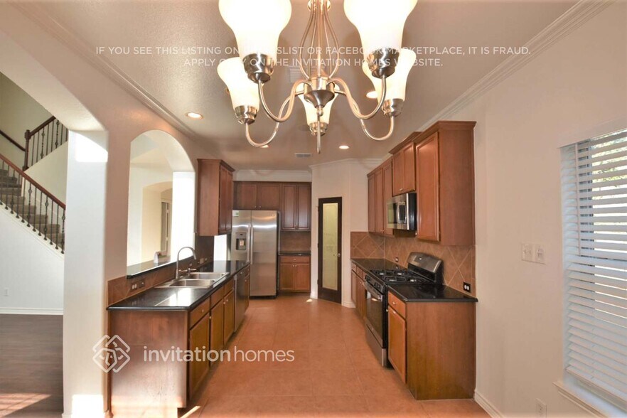 Building Photo - 15676 Sweetpine Ln