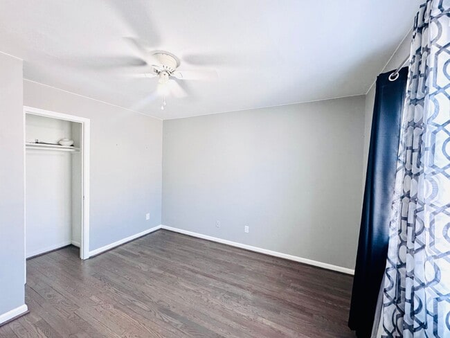 Building Photo - Spacious 4-bedroom, 2.5-bath home in Virginia Beach