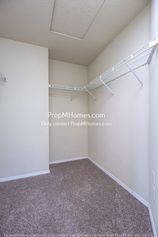 Building Photo - 7561 SW Thornton Dr