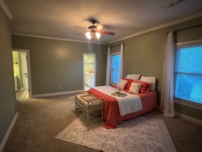 Building Photo - 416 Towne Lake Dr