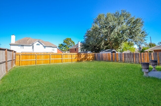 Building Photo - 21210 Woodland Green Dr