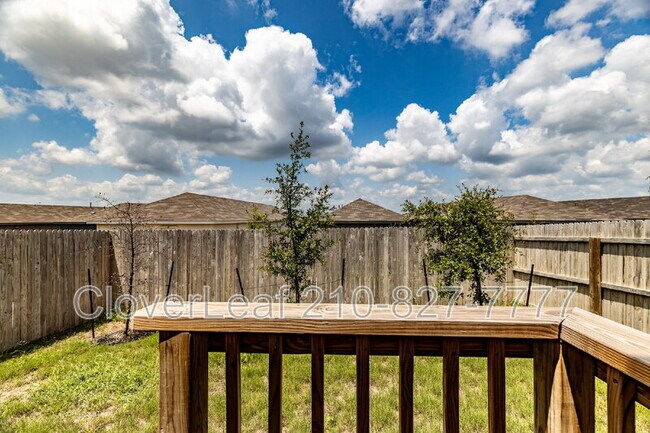 Building Photo - 3833 Millbrook Wy