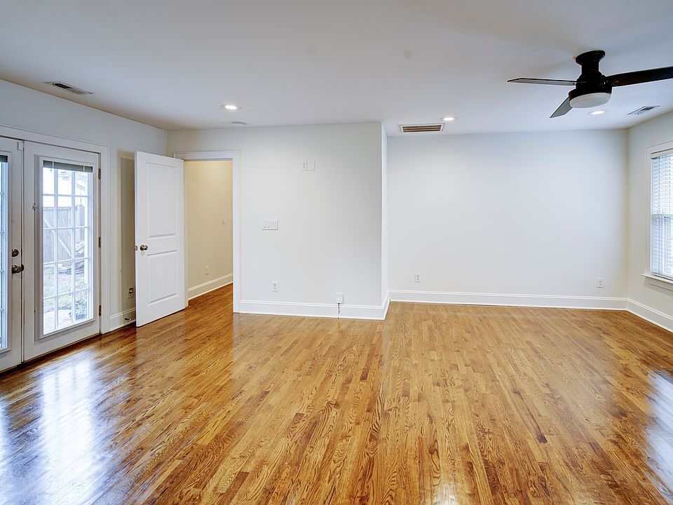 Building Photo - 142 Seldon Dr