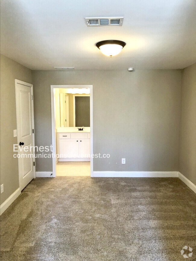 Building Photo - 3870 Valley View Ct