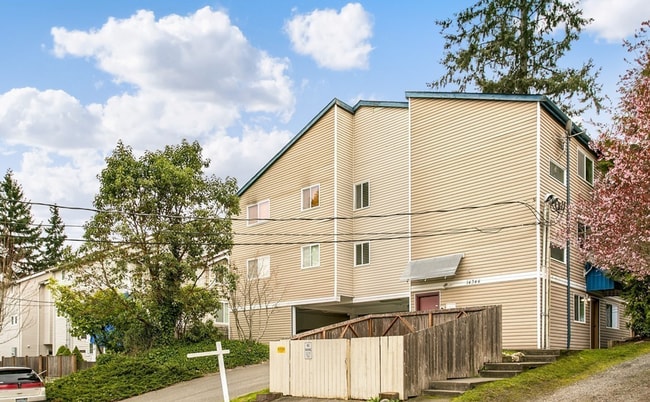 Building Photo - Convenient 1 Bed 1 Bath Seattle Condo!