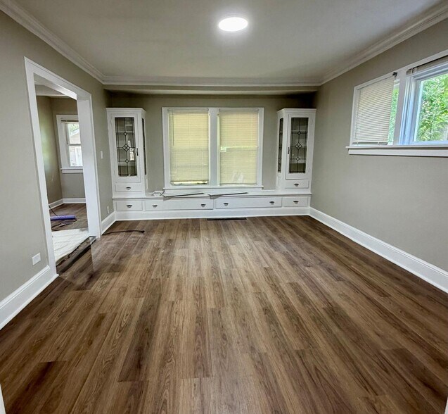 Building Photo - 1067 Rushleigh Rd