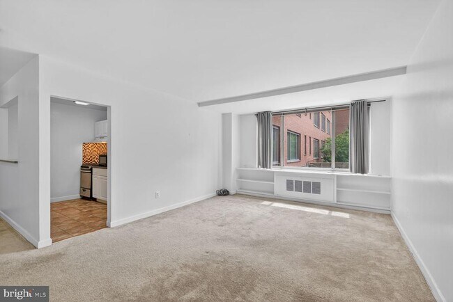 Building Photo - 1121 Arlington Blvd
