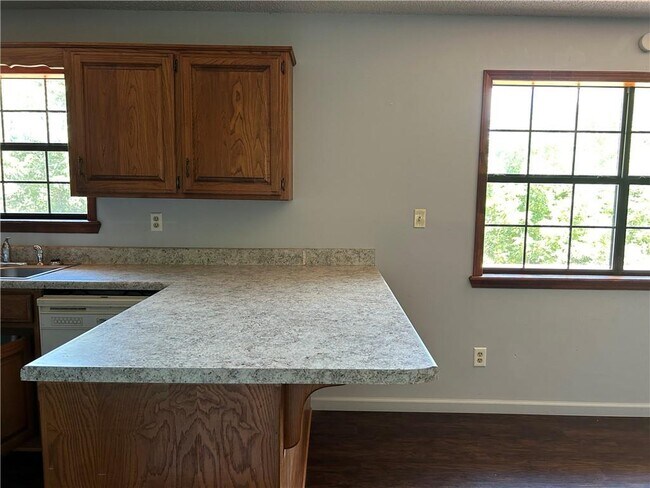 Building Photo - 12828 Trammel Dr
