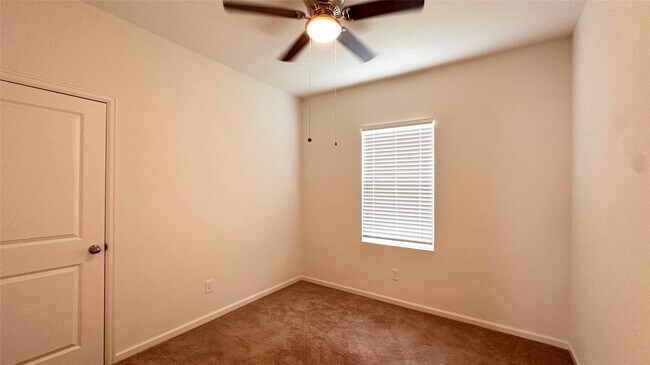 Building Photo - 2013 Spindletree Ln