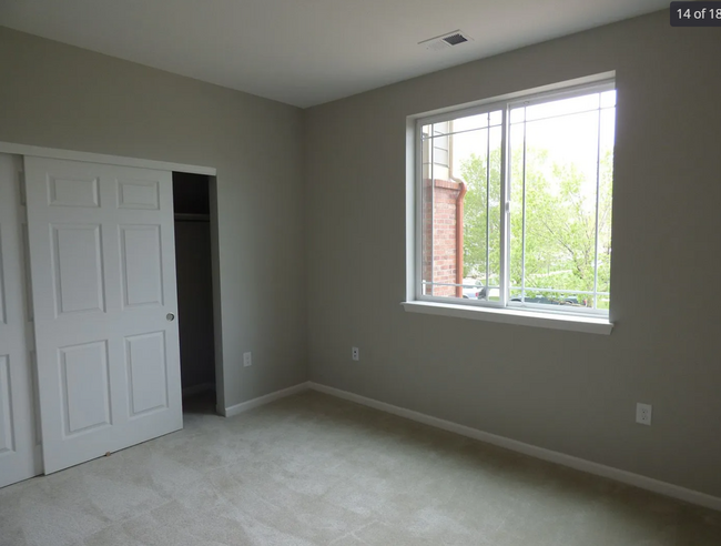 Building Photo - Clean and quaint condo in Longmont - avail...