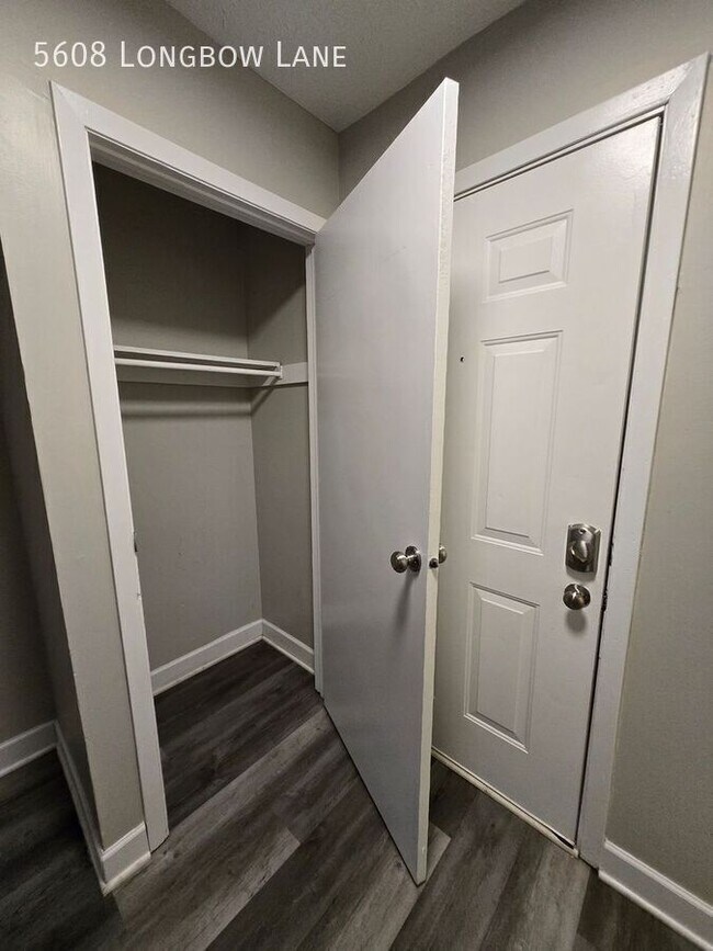 Building Photo - 5608 Longbow Ln