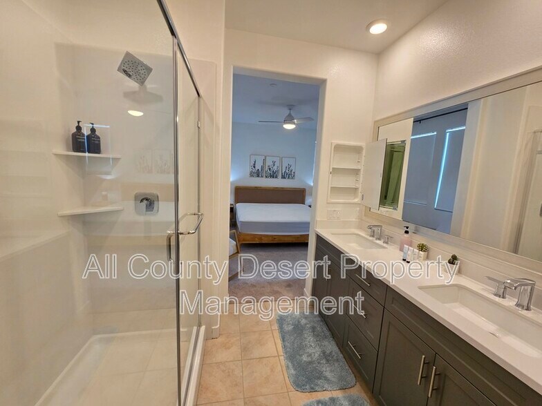 Building Photo - 35460 Domani Dr