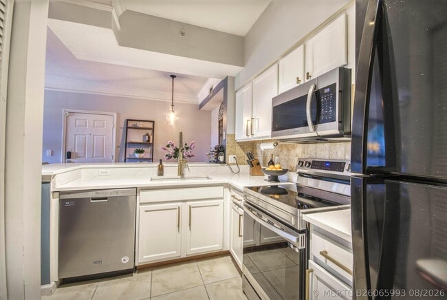 Building Photo - 1305 Myrtlewood Cir E