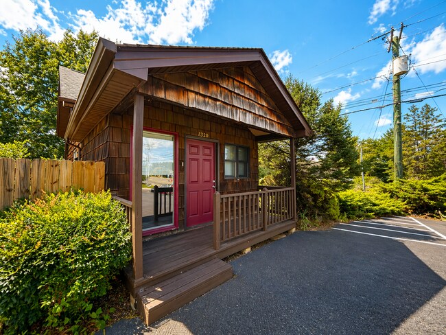 Building Photo - 1320 N Main St