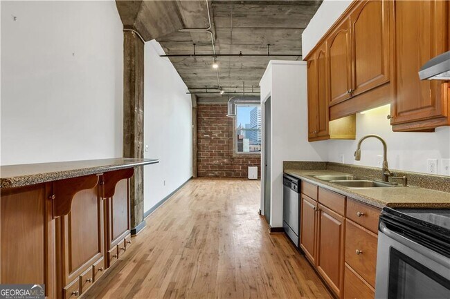 Building Photo - 172 Haynes St SW